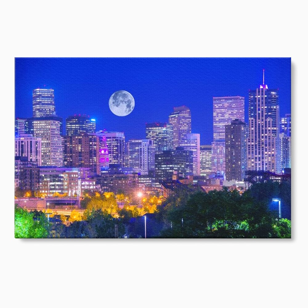 Tablou canvas cu tablou canvas cu peisaj urban nocturn si luna plina, fara rama, pe sasiu de lemn